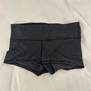 Lululemon Boogie Shorts - Size 10